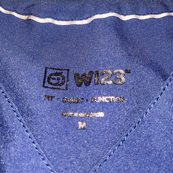 Scrub tops - Picture 4 of 4